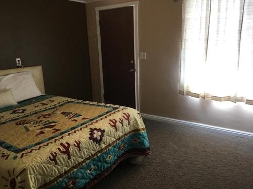 Sun-n-Sands Motel