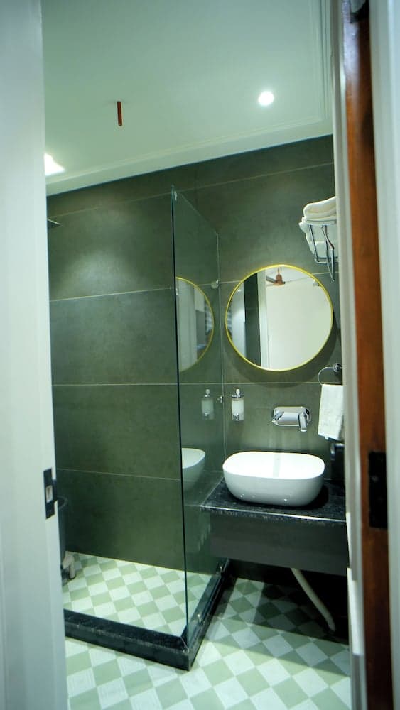 HOTEL ELEGANCE