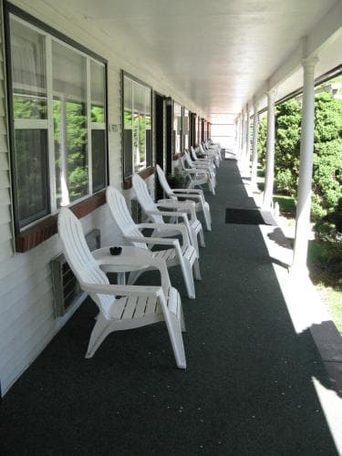 Hanging Lake Inn