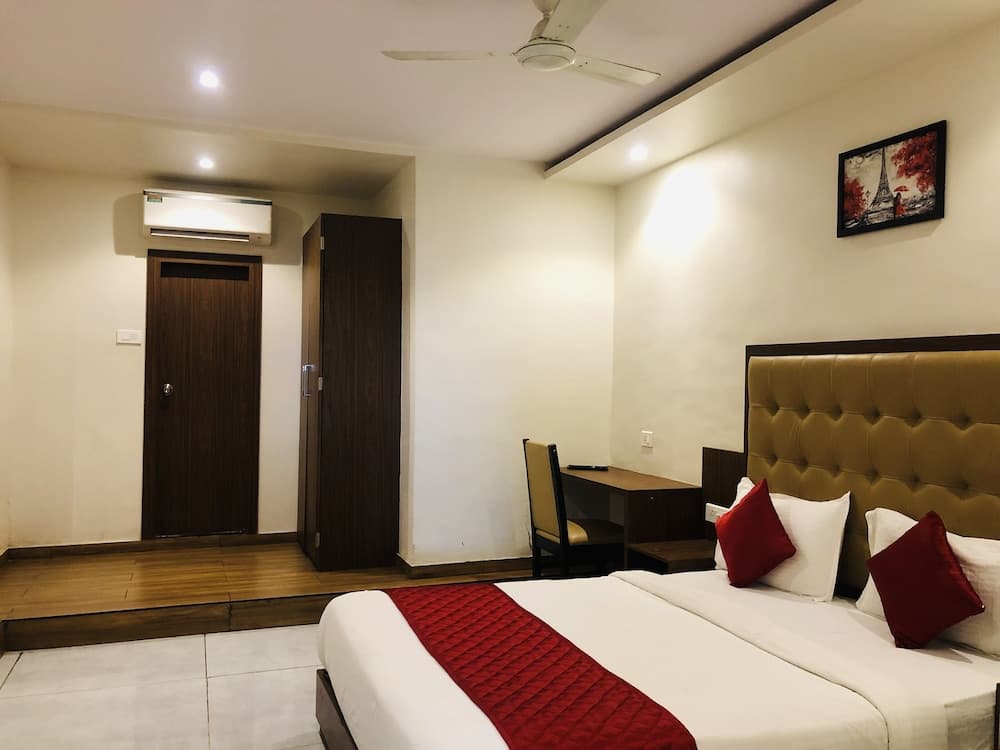 Hotel BKC Garden