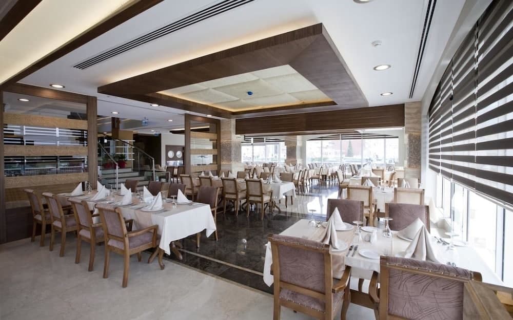 Fourway Hotel SPA & Restaurant