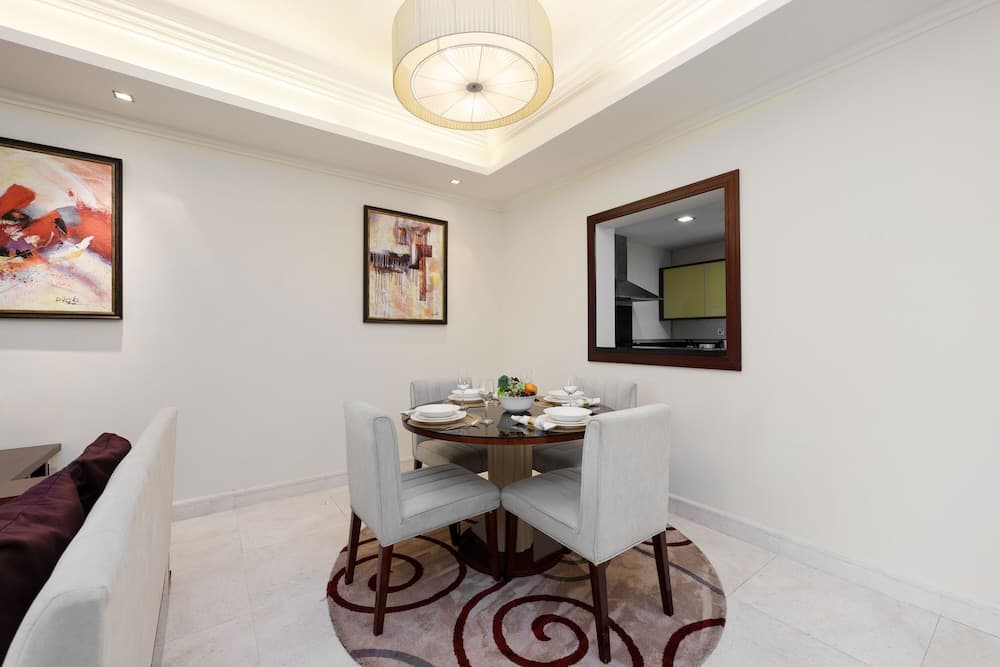 Maison Privee - Charming Apt with Sea View on the Palm Jumeirah
