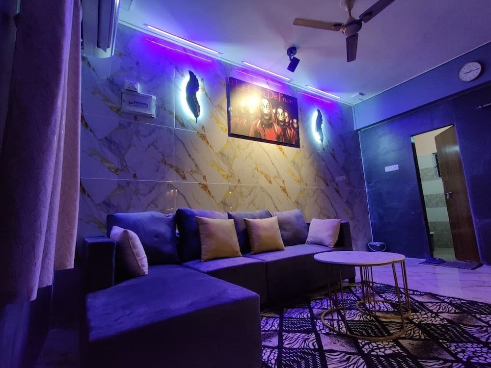 Prion Villa Daman – Private Pool & Rooftop Café