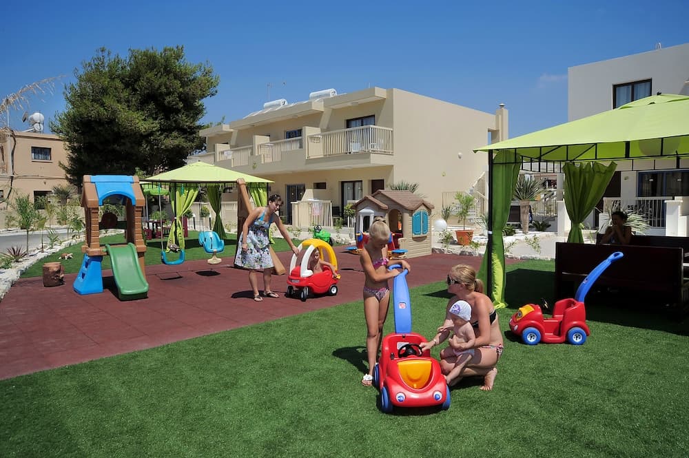 Nelia Gardens