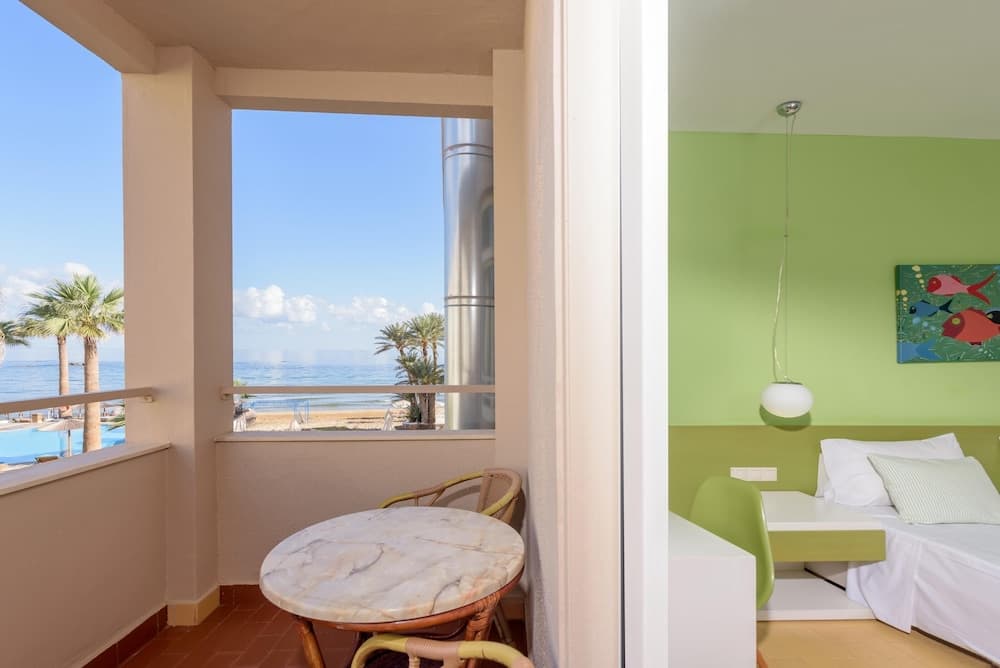 Zeus Hotels Palm Beach