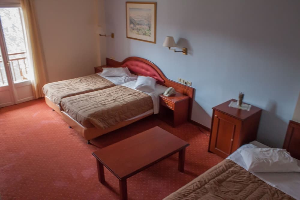 Art Pythia Hotel