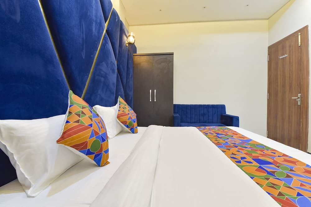 Fabhotel Utsah
