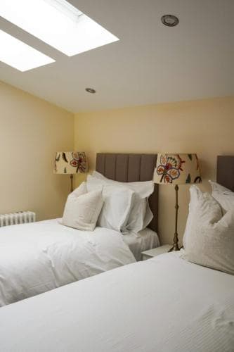Peak Edge Hotel