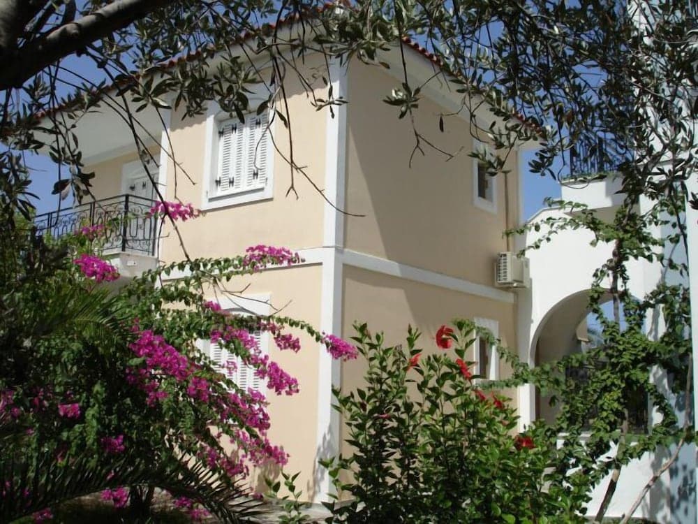 Dryoussa Apartments
