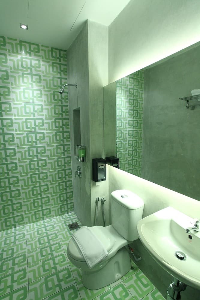J Hotel