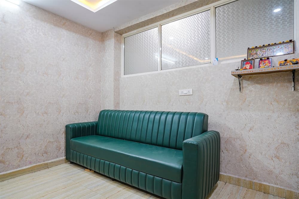 Fabhotel Cozy