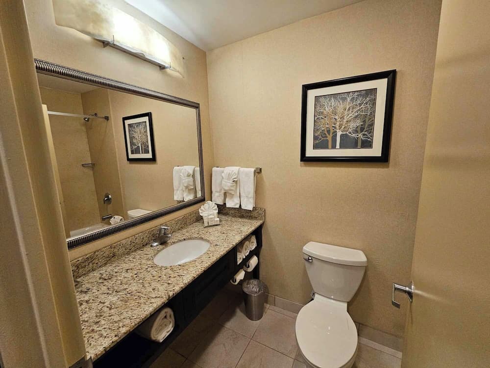 Radisson Hotel Freehold