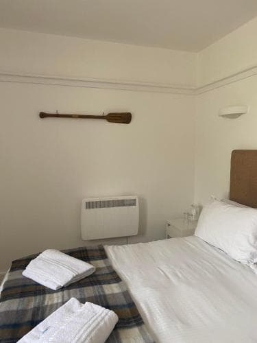 Cadgwith Cove Inn