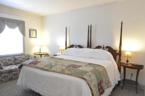 First Colony Inn
