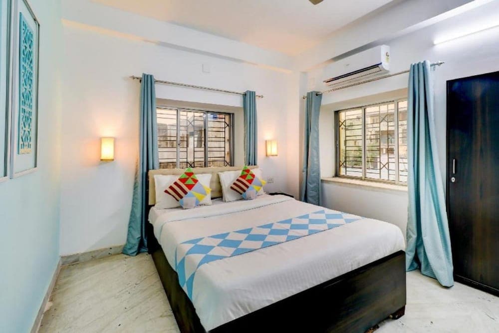 Goroomgo Priyanshu Guest House Ruby Kolkata