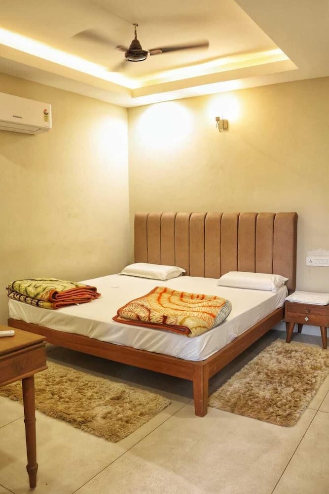 Devraha Seva Ashram Vrindavan