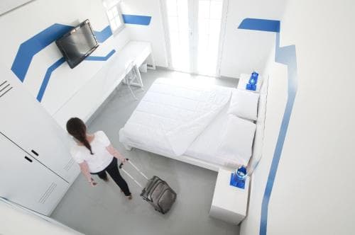 Wave Hotel & Cafe