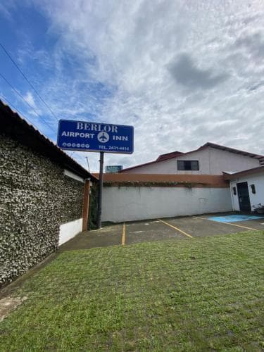 Berlor Airport Inn