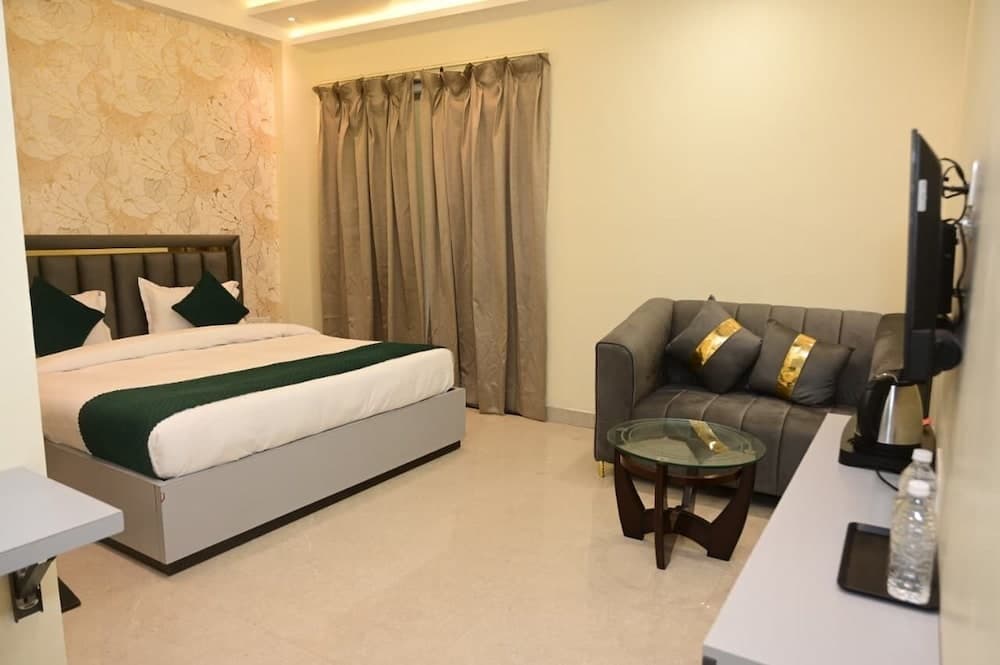 HOTEL ROYAL DIVINE