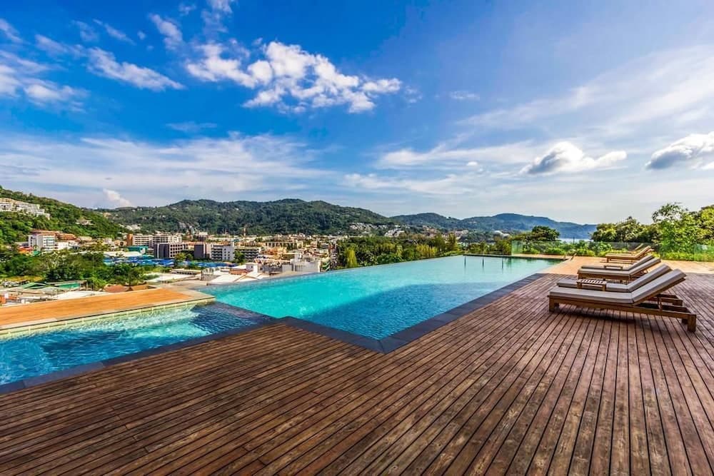 Q Residence
