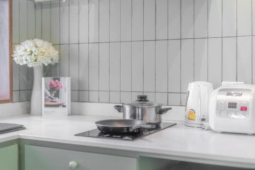 Evergreen apartment by Beginning with, 3BR in heart of Nimman