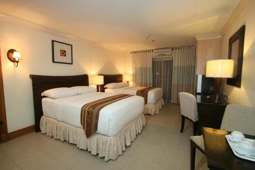 Crown Regency Suites & Residences - Mactan