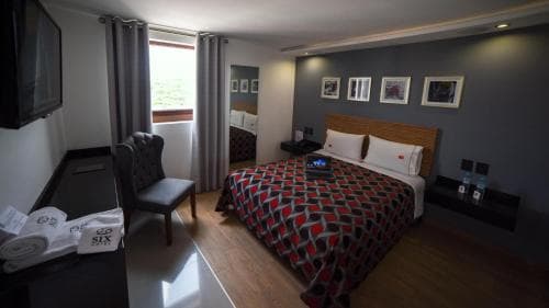 Six Hotel