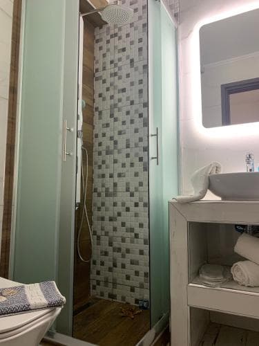 Polykratis Rooms