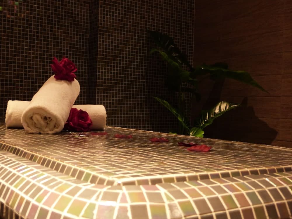 Ax Hotel Spa & Restaurant