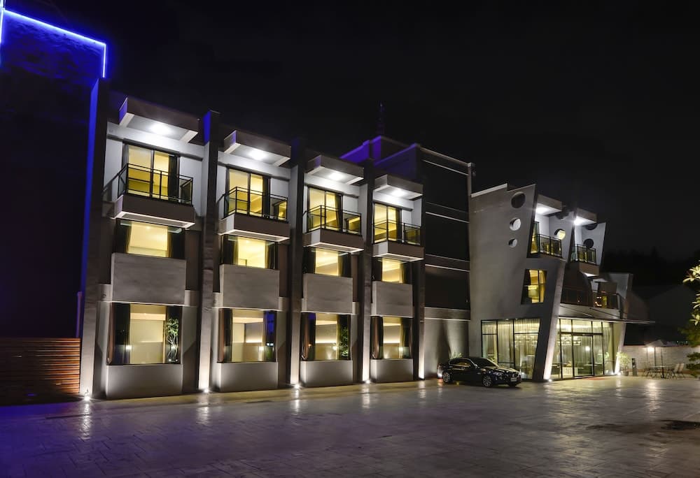 M hotel