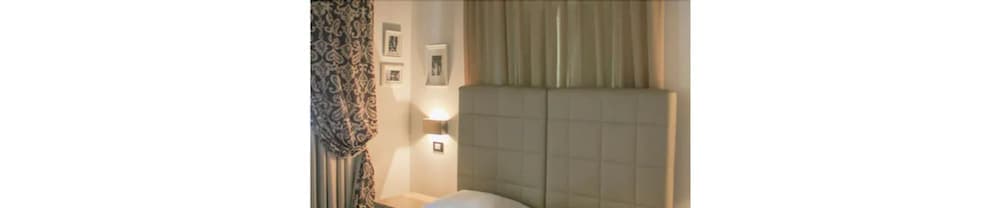 Hotel Barbacan