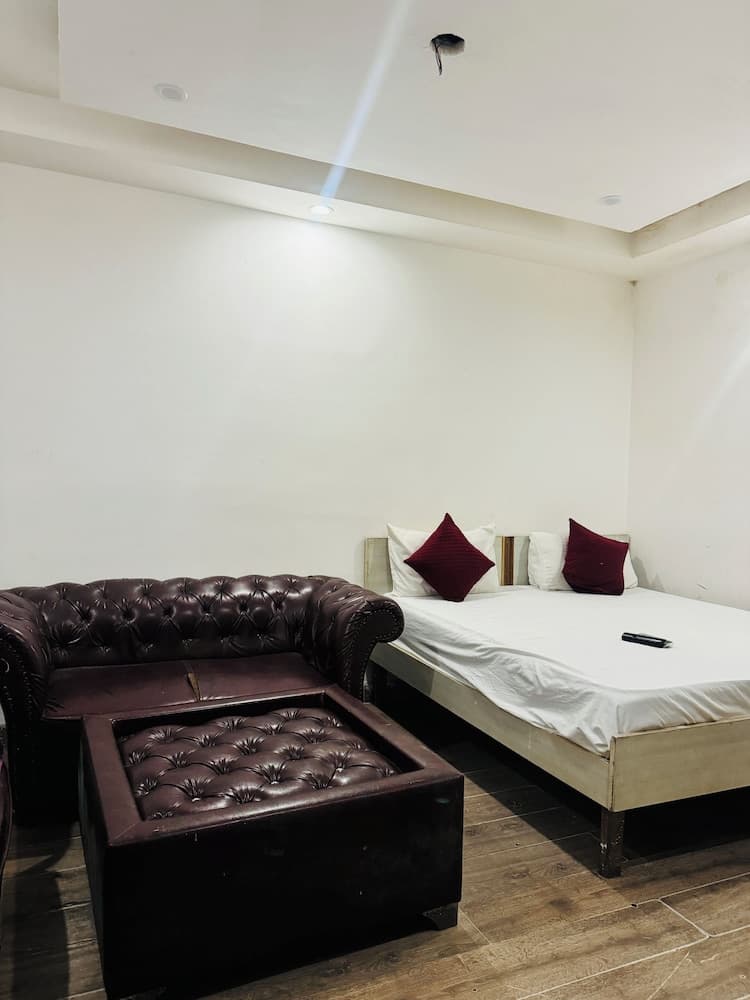 Bir Home Stays