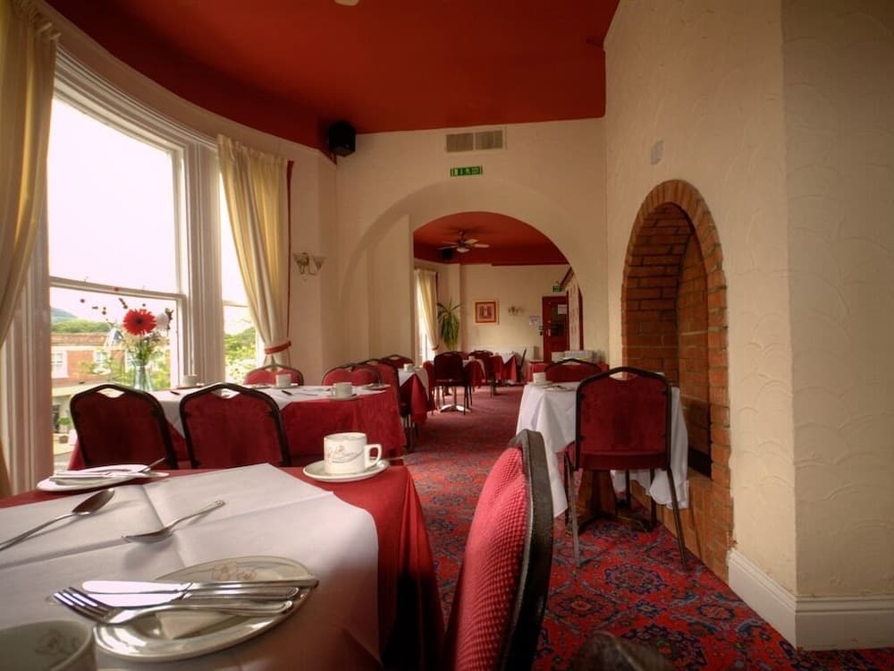Dickens Bar and Inn