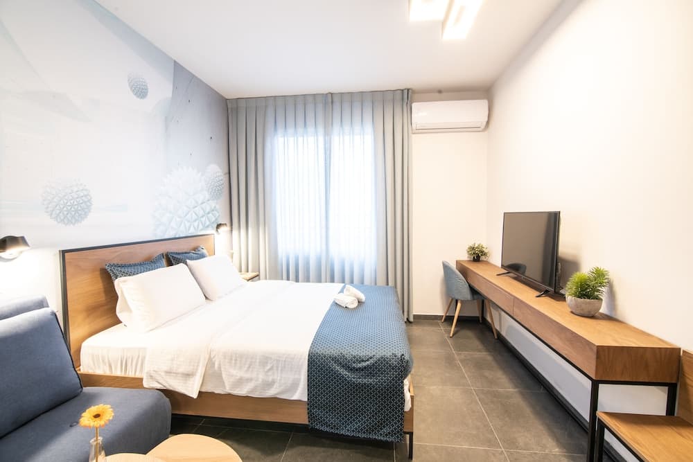 27 Montefiore TLV