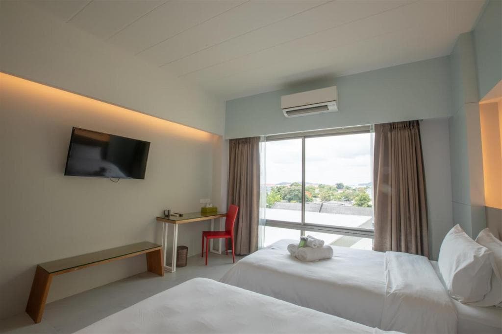 โรงแรมโกลว์ รัตนา เพลส