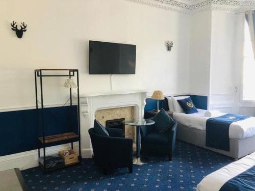 The Edinburgh Lodge