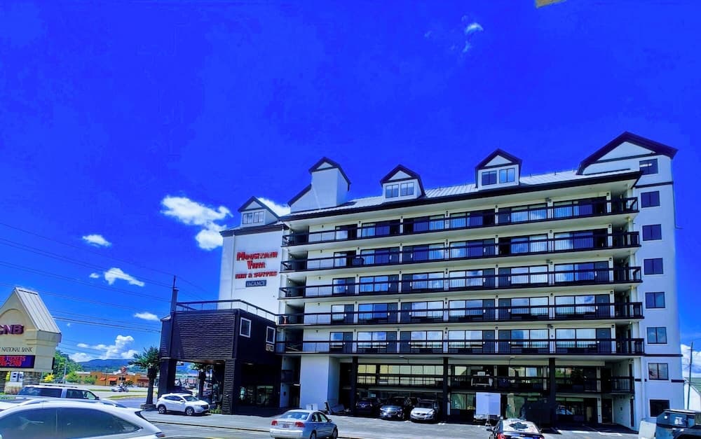 Mountain Vista Inn & Suites