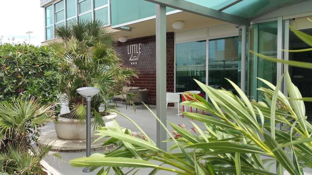 Little Hotel