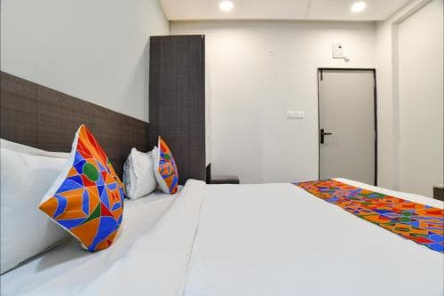 FabHotel Dev's Inn