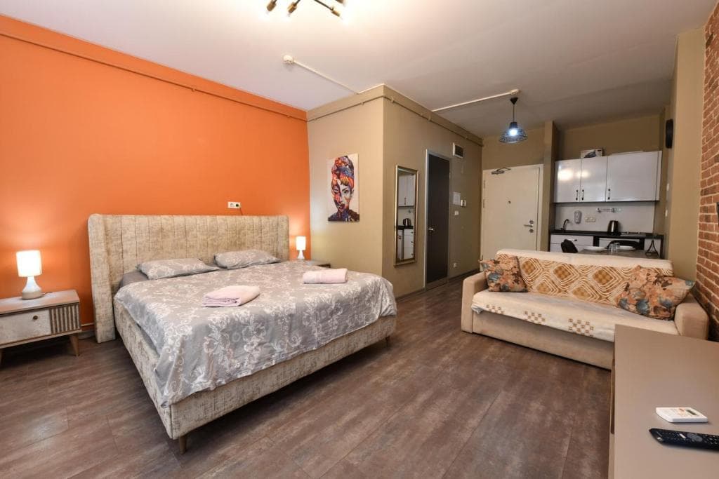 Suite 94 3