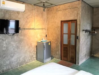 Baan Nokhook Resort