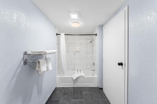 Econo Lodge Cranston - Providence