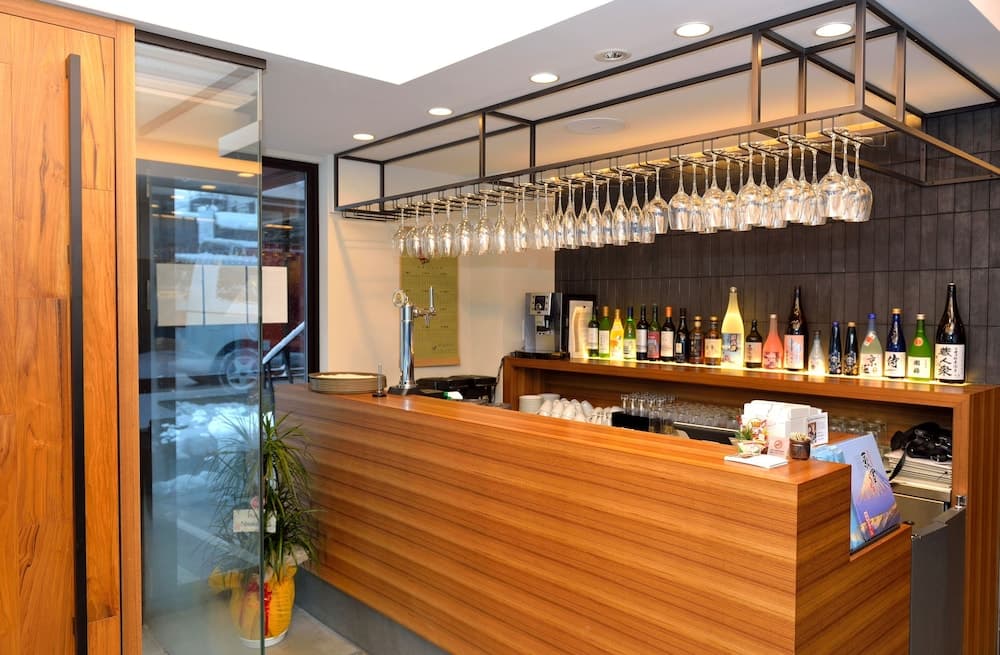 Matthew Suites