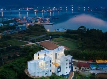 Geoje Forest Pension
