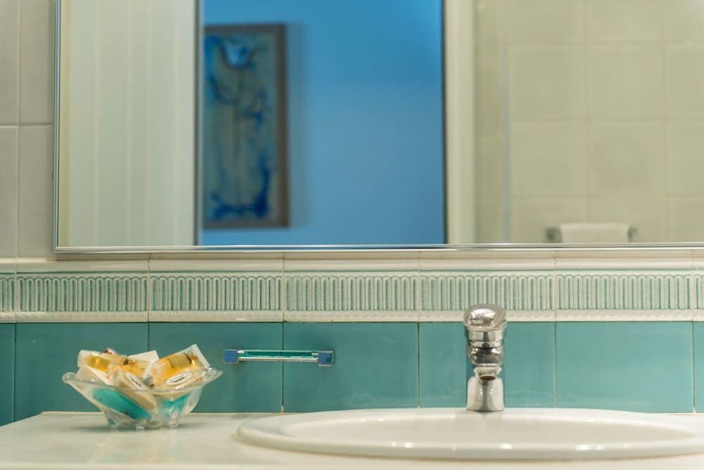 Poseidon Hotel & Suites