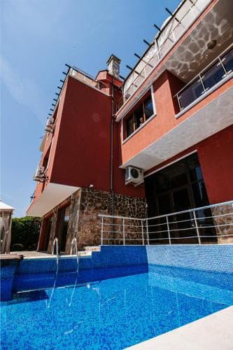 Red Iguana Hotel