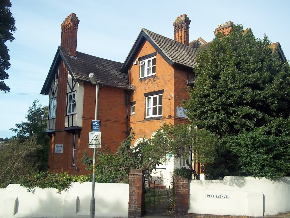 Bleriot's Guest House