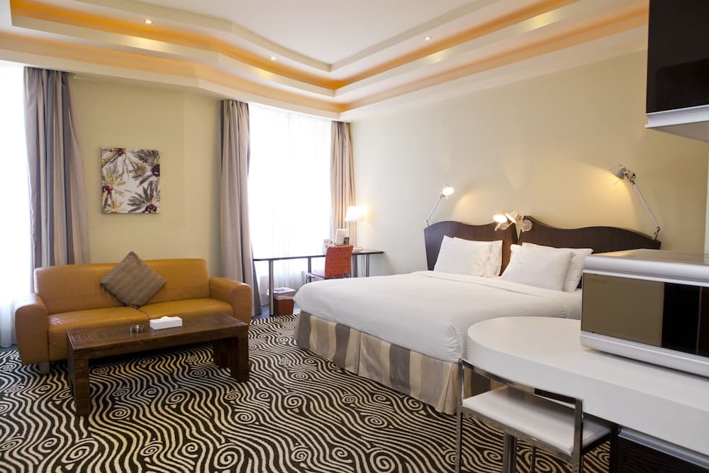 Al Raya Suites