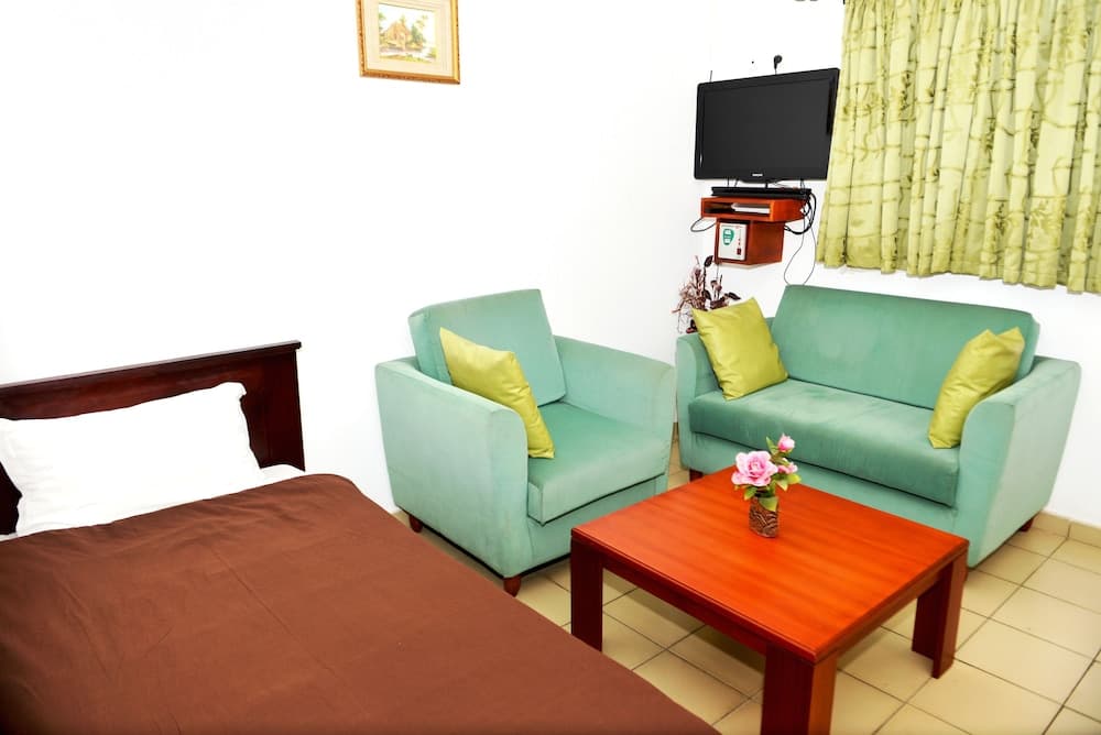 Paradise Hotel