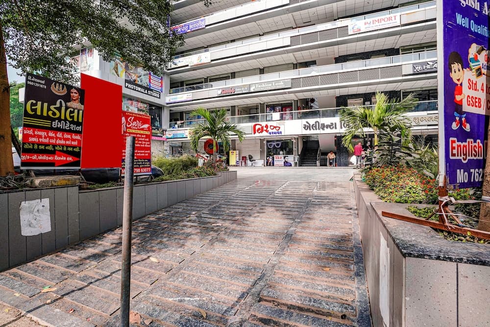 Fabhotel Sky City